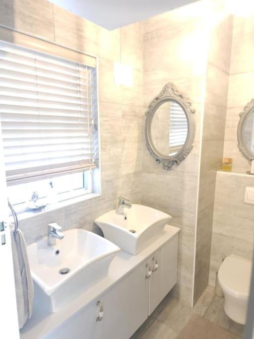 Cape Town, Sea Point, Beautiful 2 Bedroom Apartment @Tucked Away Ngoại thất bức ảnh